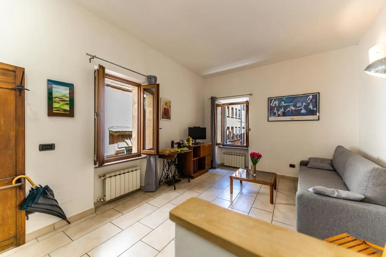 Terrazza Dei Sarti Central Volterra Penthouse 6 Beds & More Apartment