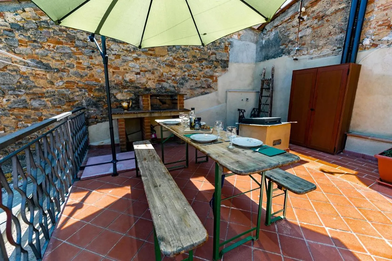 Terrazza Dei Sarti Central Volterra Penthouse 6 Beds & More Apartment