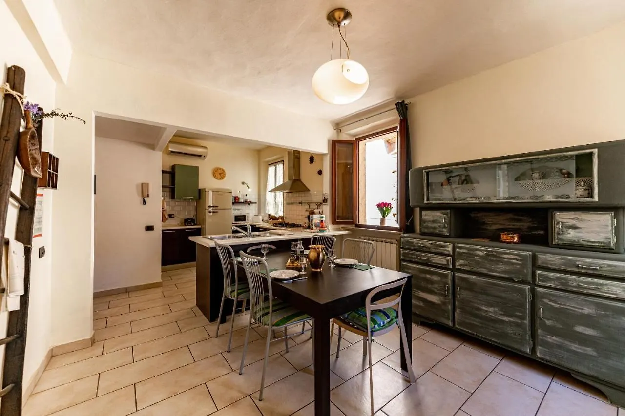 Terrazza Dei Sarti Central Volterra Penthouse 6 Beds & More Apartment