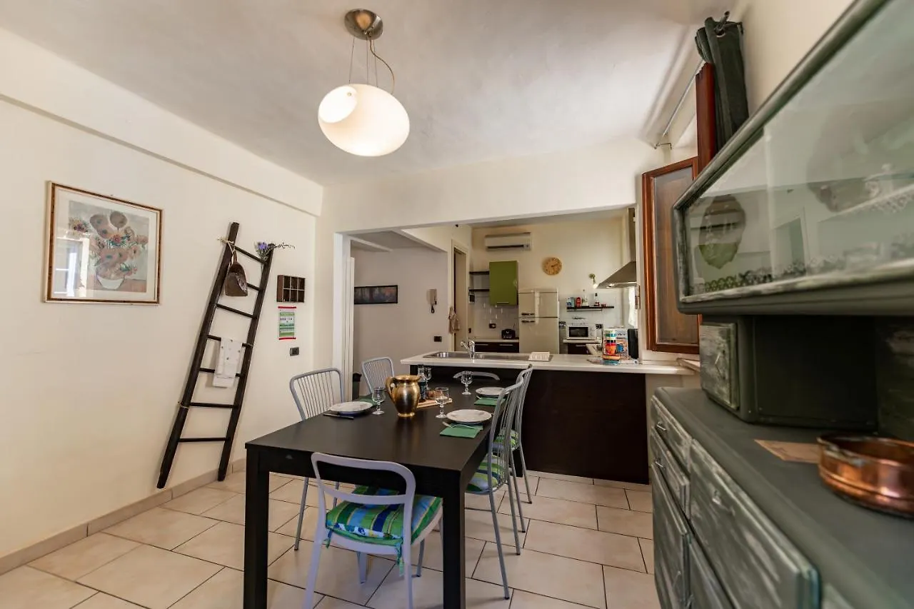 Terrazza Dei Sarti Central Volterra Penthouse 6 Beds & More Apartment